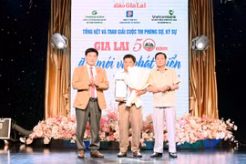 Báo Gia Lai: Trao 13 giải cuộc thi “Gia Lai- 50 năm đổi mới và phát triển”