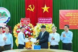 Phó Chủ tịch UBND tỉnh Nguyễn Tự Công Hoàng thăm, chúc mừng Trường Cao đẳng Gia Lai 