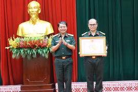 Công ty 74 nhận Bằng khen của Chủ nhiệm Tổng cục Chính trị