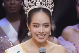 VIDEO: Thanh Thủy khóc khi đăng quang Hoa hậu Quốc tế