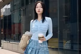 Trong thế giới thời trang đầy sắc màu, xanh dương luôn là một gam màu đặc biệt bởi sức cuốn hút mà nó mang lại.