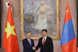 Hai nhà lãnh đạo Việt Nam và Mông Cổ chứng kiến Lễ ký các văn kiện hợp tác