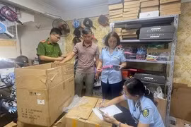 Kiểm tra 'Shop Pickleball - Hạ Long', thu giữ hơn 3.000 chiếc vợt nhập lậu