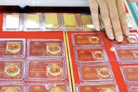 Sáng 14-10, giá vàng nhẫn neo cao trên 83 triệu đồng/lượng