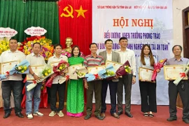 Tôn vinh những tập thể, cá nhân vì an toàn giao thông