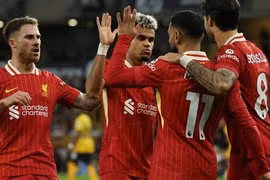 Hạ chủ nhà Wolves, Liverpool lên đỉnh bảng Ngoại hạng Anh