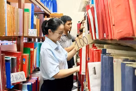 Tìm ký ức thời gian qua sách hiếm