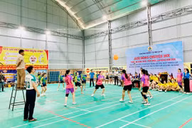 Sôi nổi Giải Bóng chuyền hơi nữ ngành Y tế