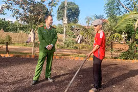 Những cán bộ Công an xã hết lòng vì dân