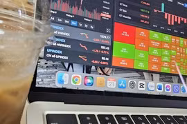 VN-Index giảm điểm, cổ phiếu Eximbank và Quốc Cường Gia Lai có diễn biến lạ