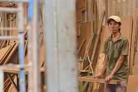 Phố độc lạ ở TP.HCM: 'Hồi sinh' đồ gỗ xuyên tháng năm đường Phạm Thế Hiển