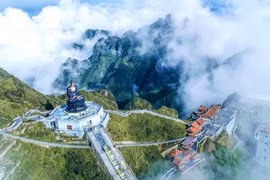 Báo Hồng Kông lý giải vì sao du khách yêu thị trấn mù sương của Việt Nam