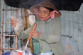 Xóm nghề đồng hương tại TP.HCM: 'Xóm Quảng' hơn nửa thế kỷ bán vị quê hương