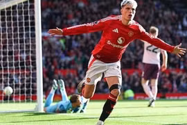 Người dòng hạ Brentford sân nhà, Man United trở lại... Top 10 Ngoại hạng Anh