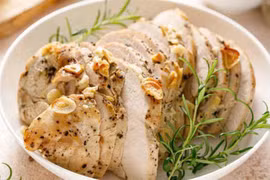 Người lớn tuổi có nên kiêng ăn thịt để sống thọ?