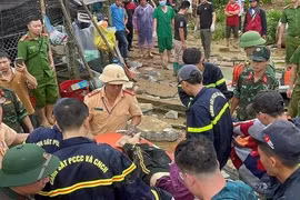 Vụ sạt lở đất vùi lấp nhiều nhà dân, xe ôtô: Tìm thấy 1 người tử vong, số nạn nhân có thể còn tăng