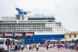 Cảng Chân Mây đón tàu Royal Caribbean cùng 2.150 khách và 958 thuyền viên