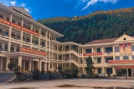 Tạm đình chỉ công tác một hiệu trưởng