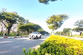 Cận cảnh tuyến đường 10 làn xe đã xây dựng trùng với Vành đai 4 TPHCM