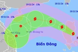 Siêu bão Man-yi giật trên cấp 17, di chuyển nhanh hướng vào miền Trung