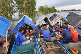 Đời chìm nước nổi…