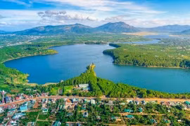 Bảo tồn tài nguyên nước và trồng rừng: Hướng đi bền vững để ứng phó với biến đổi khí hậu, khắc phục thiên tai