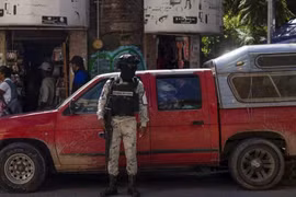 Mexico phát hiện 11 thi thể, trong đó có 2 trẻ em, trong xe tải bỏ hoang