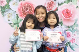 Sống ở TP.HCM: Người hạnh phúc vẽ nên sắc hồng cho bệnh nhân ung thư