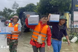 Gấp rút hỗ trợ người dân ở vùng ngập lụt nặng nhất của Quảng Trị