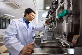 Bài 1: Đi là để trở về và cống hiến