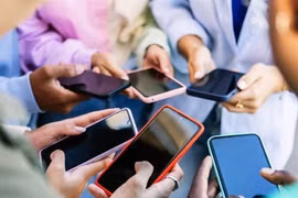 Áp lực từ 'flex, phông bạt'