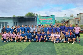 Các đội bóng tham gia Giải bóng đá mini nam - nữ truyền thống ngành Y tế năm 2026. Ảnh: Ngọc Duy