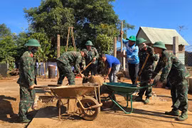 Thành phố Pleiku ra quân xóa nhà tạm, nhà dột nát