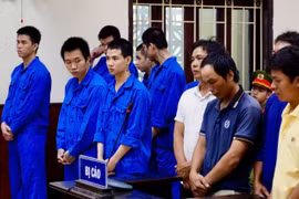 Không kiềm chế sau chầu nhậu, hai nhóm thanh thiếu niên vướng vòng lao lý.