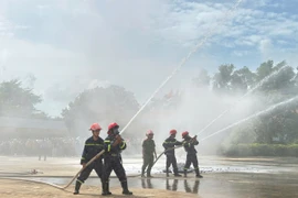 Thực tập chữa cháy tại Cụm công nghiệp Bồng Sơn