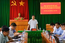 Phó Chủ tịch UBND tỉnh Nguyễn Hữu Quế phát biểu kết luận buổi làm việc.