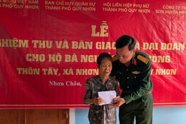 Bà Nguyễn Thị Hường (ở xã Nhơn Châu) được hỗ trợ xây nhà mới.