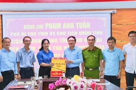 Chủ tịch UBND tỉnh Gia Lai Phạm Anh Tuấn kiểm tra hoạt động của chính quyền cơ sở tại phường Quy Nhơn Tây