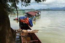 Ia O: Trượt chân xuống sông, bé trai 5 tuổi tử vong