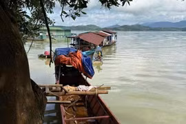 Ia O: Trượt chân xuống sông, bé trai 5 tuổi tử vong