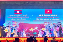 Đặc sắc chương trình nghệ thuật “Tình Việt - Lào son sắt thủy chung”