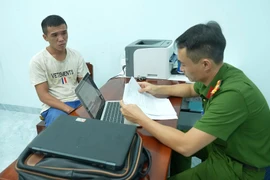 Chưa thi hành án tù, Phạm Minh Hơn tiếp tục đập kính ô tô trộm tài sản.