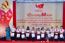 Gia Lai: Tiếp sức học sinh khó khăn trước thềm năm học mới