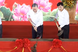 Tổng Bí thư dự lễ khởi công trường nội trú xã biên giới Điện Biên