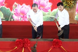 Tổng Bí thư dự lễ khởi công trường nội trú xã biên giới Điện Biên