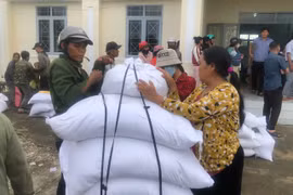 Gia Lai xuất cấp 1.000 tấn gạo hỗ trợ người dân bị thiệt hại do mưa lũ lịch sử