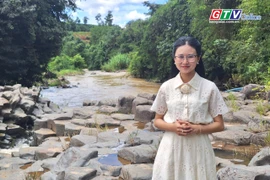 Vẻ đẹp kỳ bí ghềnh đá đĩa cổ trên cao nguyên Gia Lai