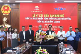 Chủ tịch UBND tỉnh Gia Lai Phạm Anh Tuấn làm việc với Công ty Ca cao Trọng Đức và Tập đoàn Bourbon - Nhật Bản