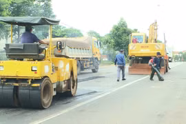 Khẩn trương khắc phục các vị trí hư hỏng trên tuyến quốc lộ 19