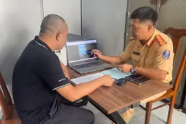 Xử lý tài xế xe khách vượt ẩu trên quốc lộ 1D